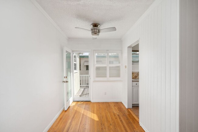 Building Photo - 11248 La Maida St