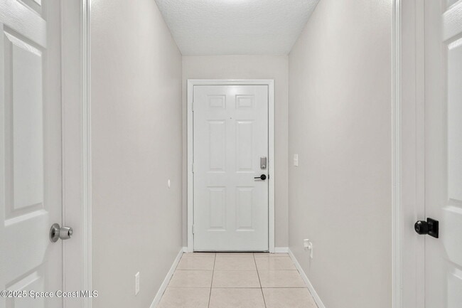 Building Photo - 158 Empress Ave