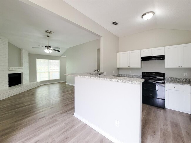 Building Photo - 15814 Murrelet Ct