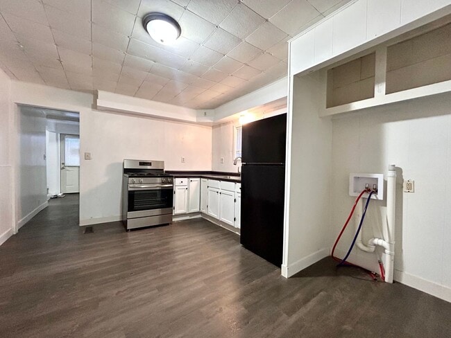 Building Photo - Four Bedroom Home in Northwest Grand Rapids - Rent Special!