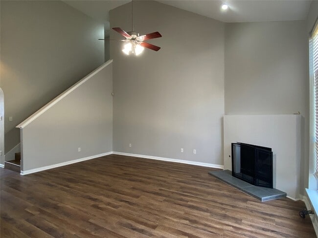 Building Photo - 1544 Commerce Dr