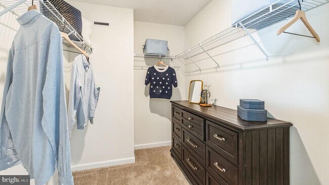 Building Photo - 1090 Meadowlark Dr