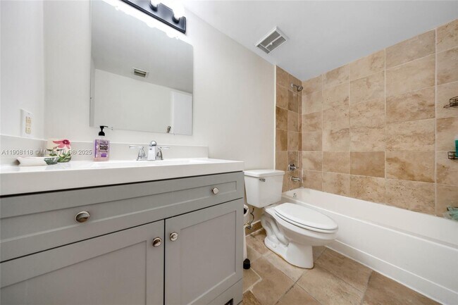 Building Photo - 7601 E Treasure Dr