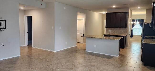 Building Photo - 23818 Giardini Dr