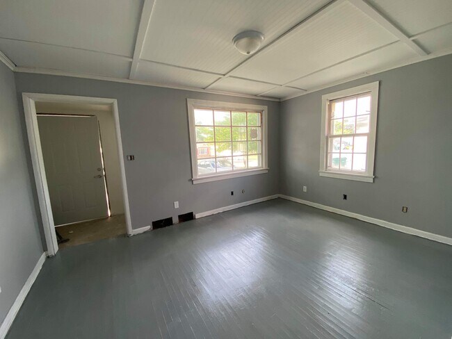 Front Rm - 1105 Sundown St