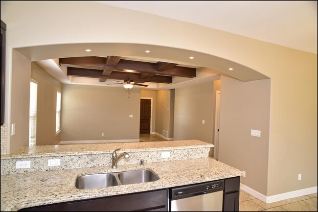 Building Photo - 3744 Loma Adriana