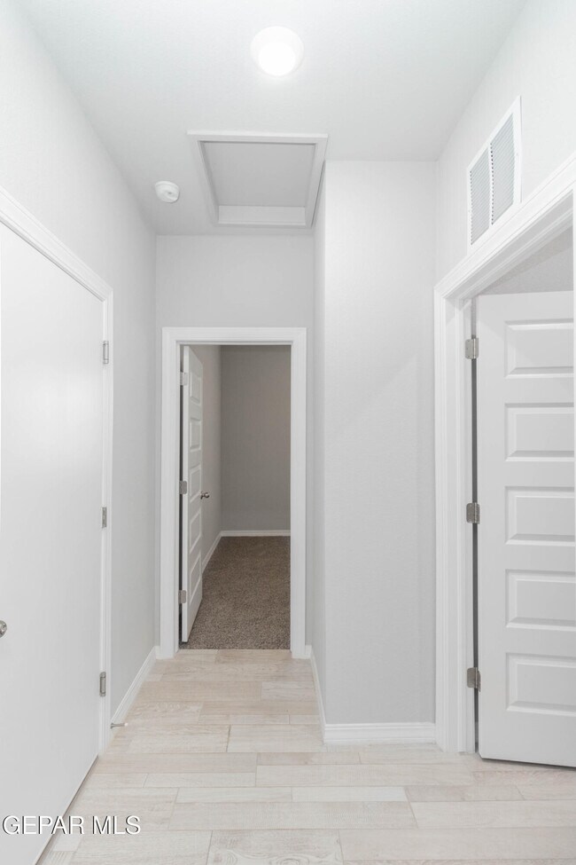 Building Photo - 13821 Madero Dr