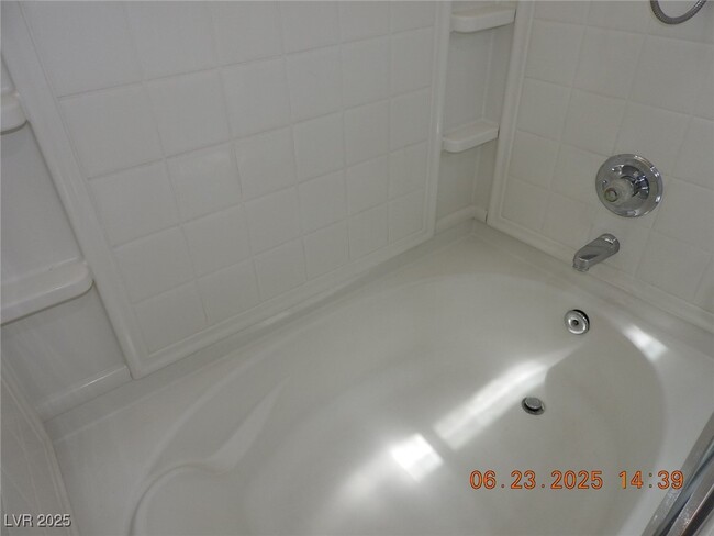 Building Photo - 707 W Sea Harbor Ct