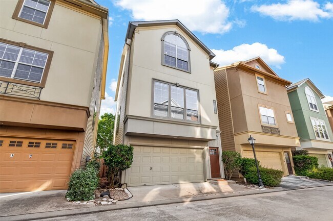 Building Photo - 3308 Clearview Cir
