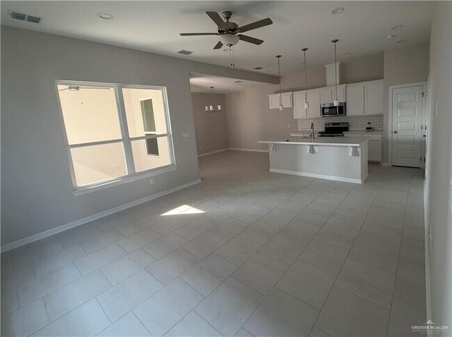 Building Photo - 13 N 15th St