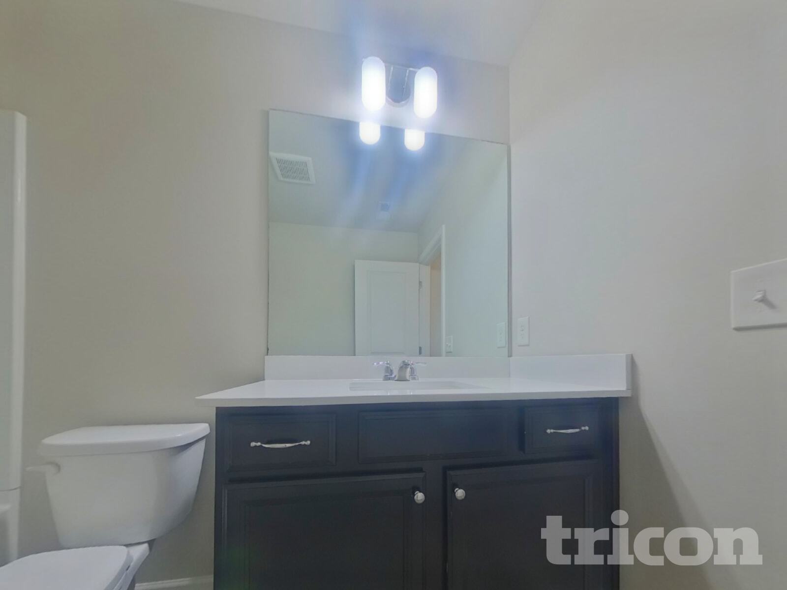 Building Photo - 2241 Westside Dr