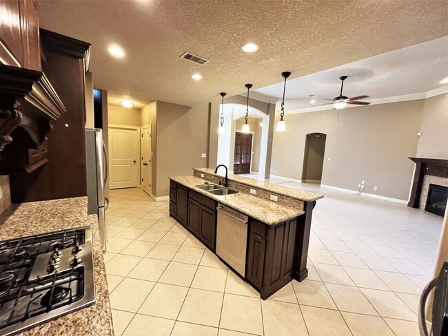 Building Photo - 3699 Canyon Ln