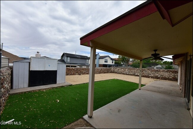 Building Photo - 7737 Plaza Azul Rd