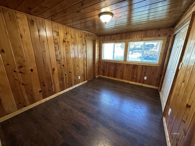 Building Photo - 25630 Oakwood St