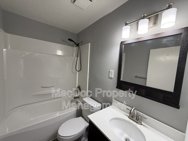 Building Photo - 727 Chalklevel Rd