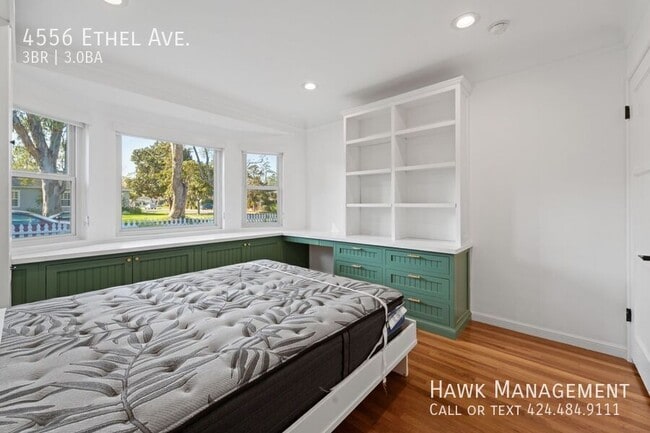 Building Photo - 4556 Ethel Ave