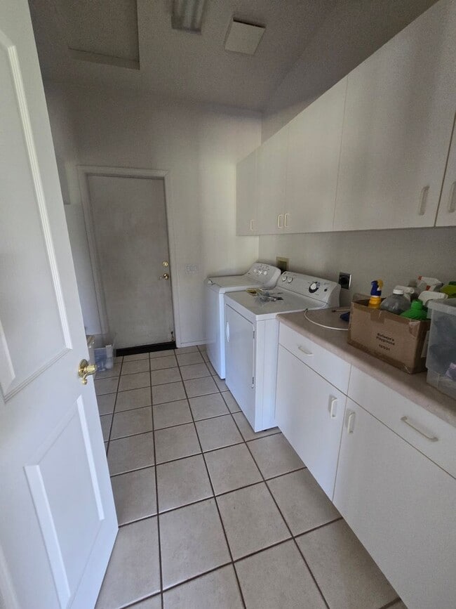 Building Photo - Unfurnished, 1-Year Long-Term Rental