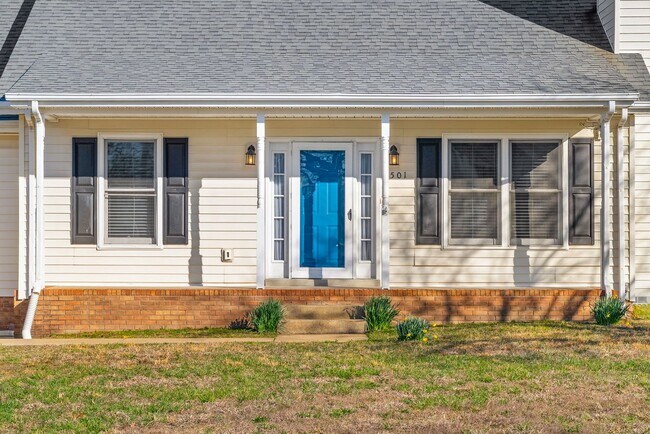 Building Photo - 501 Eysian Rd