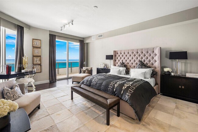 Building Photo - 5801 Collins Ave