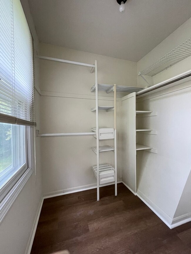 Building Photo - Two Bedroom Condo in Portage