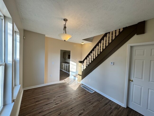 Building Photo - Fulton Duplex