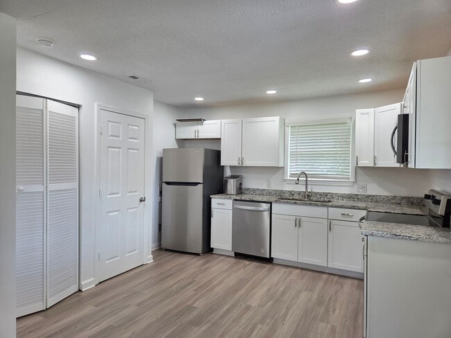 Building Photo - 4 bedroom in Maiden