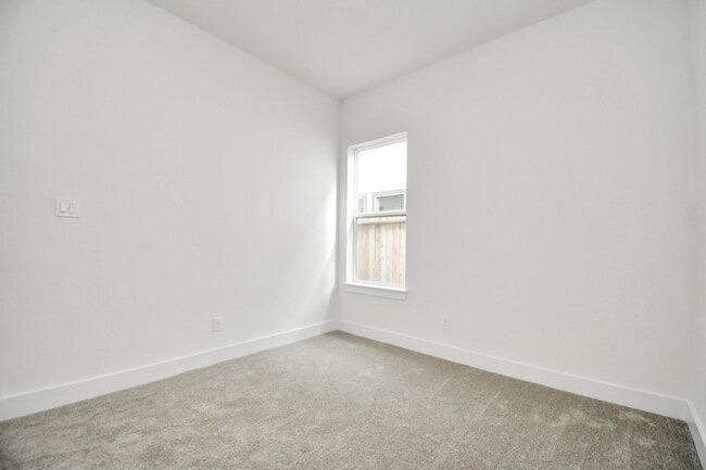 Building Photo - 4352 Avron Dr