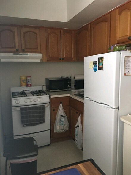 Building Photo - 17 Westover Ave Sidebrook Associates