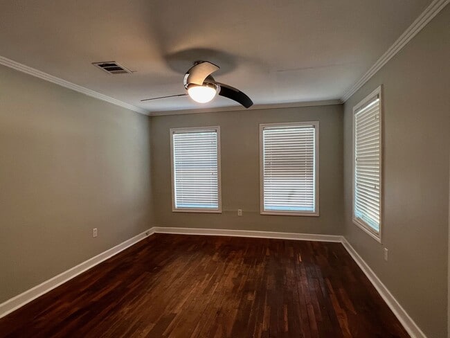 Building Photo - Newly Remodeled Home!