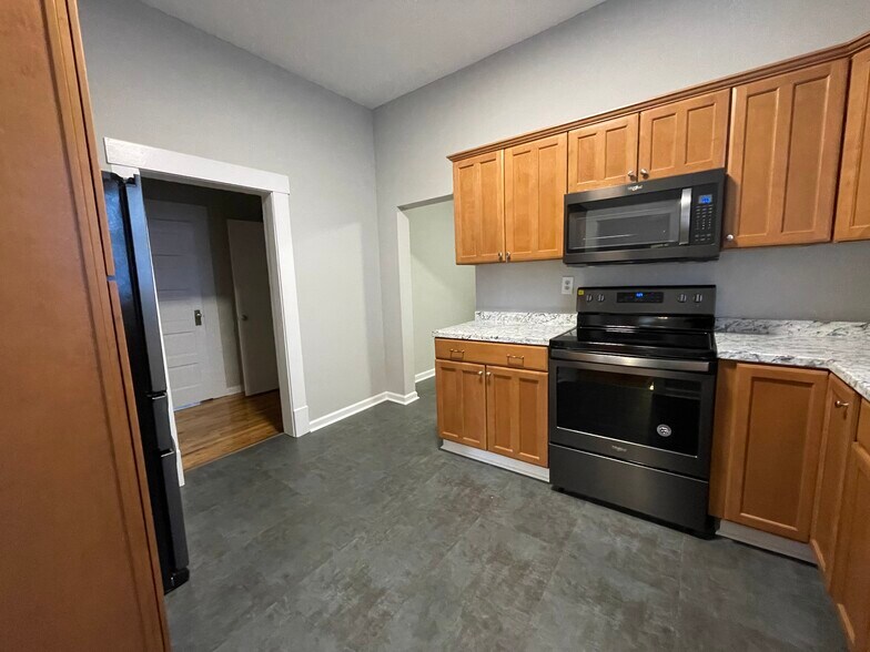 Kitchen - 2017 18th Ave
