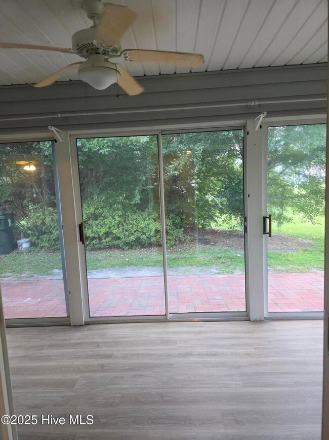 Building Photo - 301 Courtyard W