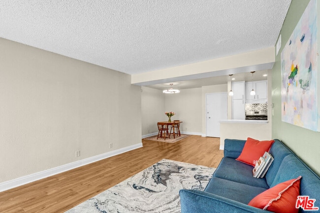 Building Photo - 18620 Hatteras St