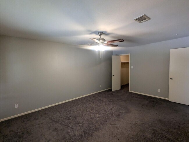 Building Photo - MOVE-IN READY 4 BED/ 2.5 BATH HOME IN MIDD...