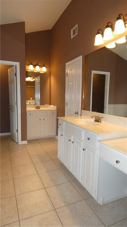 Building Photo - 4243 Crestwood Bend Cir