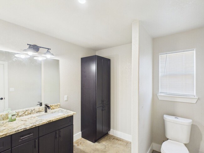 Building Photo - 124 Feather Way