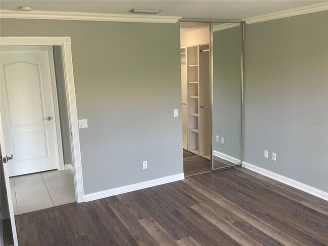 Building Photo - 5796 Ivrea Dr