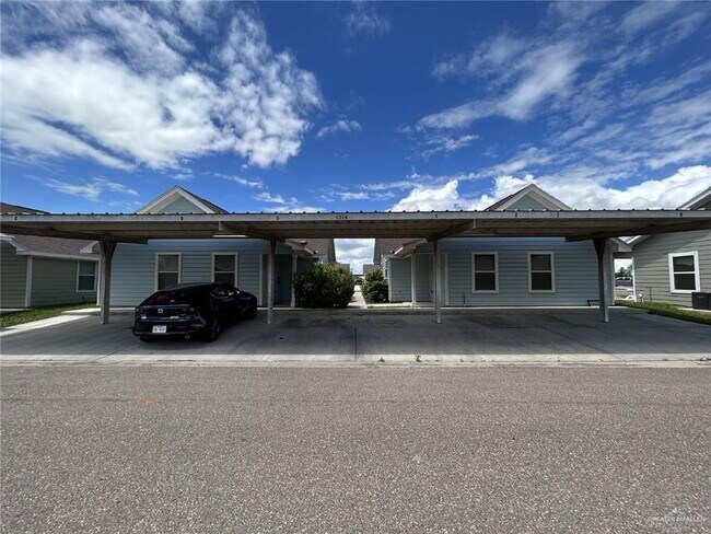 Building Photo - 1410 Quitaca Dr