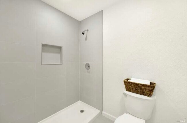 Building Photo - 324 Ohio St