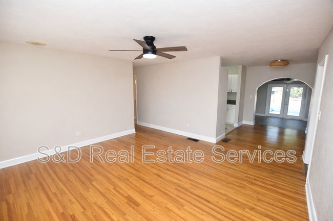 Building Photo - 3133 S Polk Ave