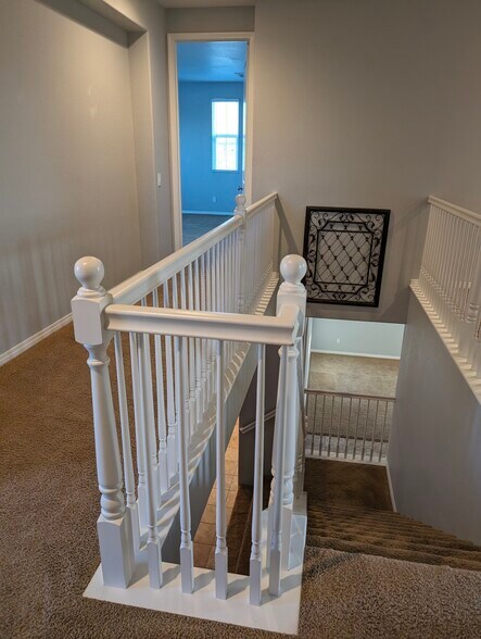 Building Photo - 9380 Dauchy Ave