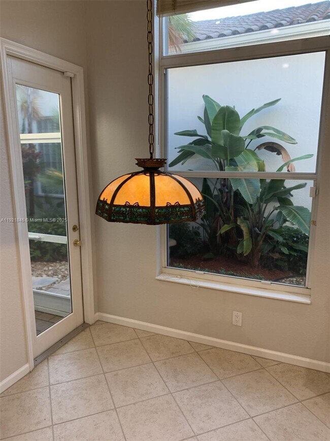 Building Photo - 2518 Bay Pointe Ct