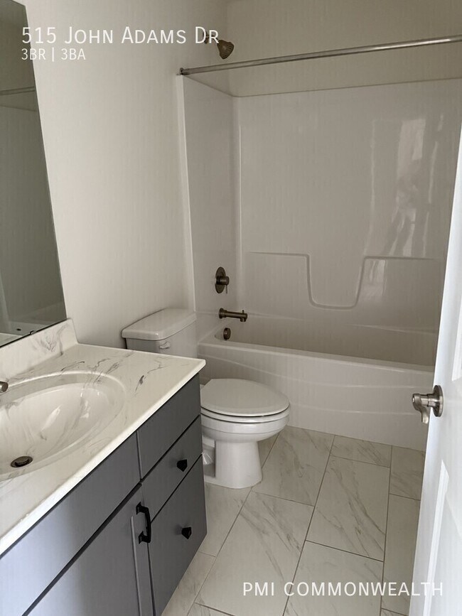 Building Photo - 515 John Adams Dr NW