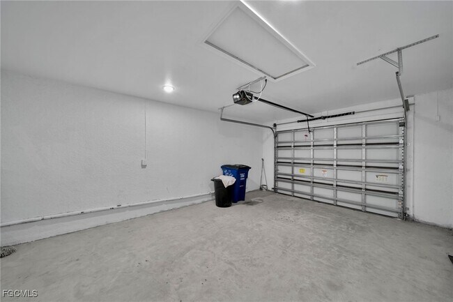 Building Photo - 5504 Butte St