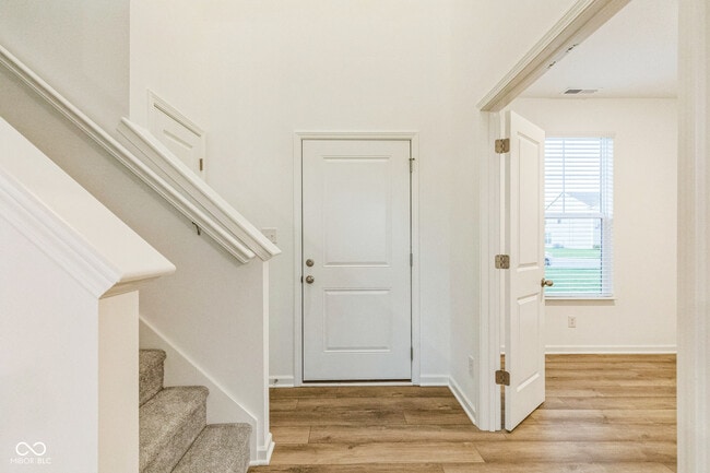 Building Photo - 3449 Briarwick Dr