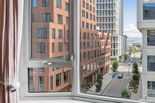 Building Photo - 1000 3rd St