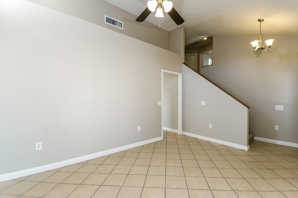 Building Photo - 1158 N Florence Dr