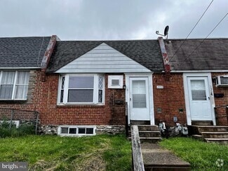 Building Photo - 1532 Summit St