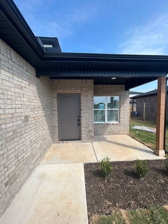 Building Photo - 621-623 Cosmos St