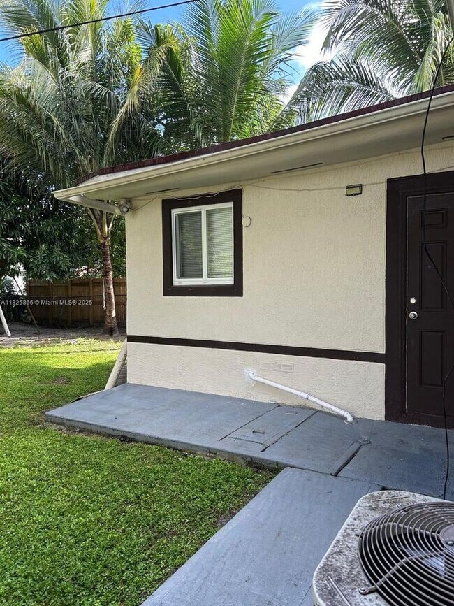 Primary Photo - 785 NW 96th St