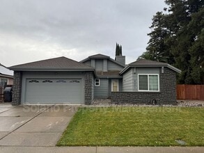 Building Photo - 921 Hickory Ave